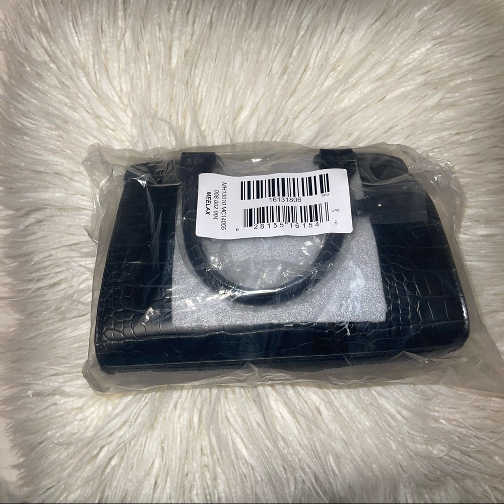 ALDO BLACK CROC PURSE 🐊